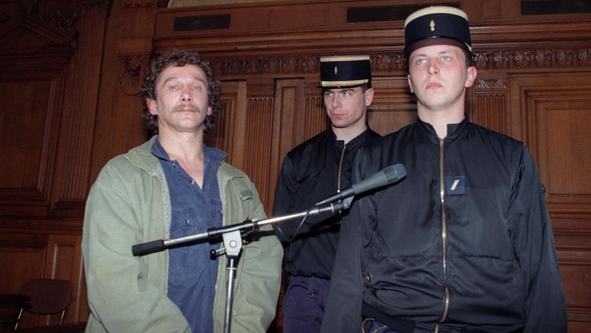 Pha vượt ngục lãng mạn hơn phim: Vợ học lái trực thăng giúp chồng đào tẩu và cái kết khó tin-1