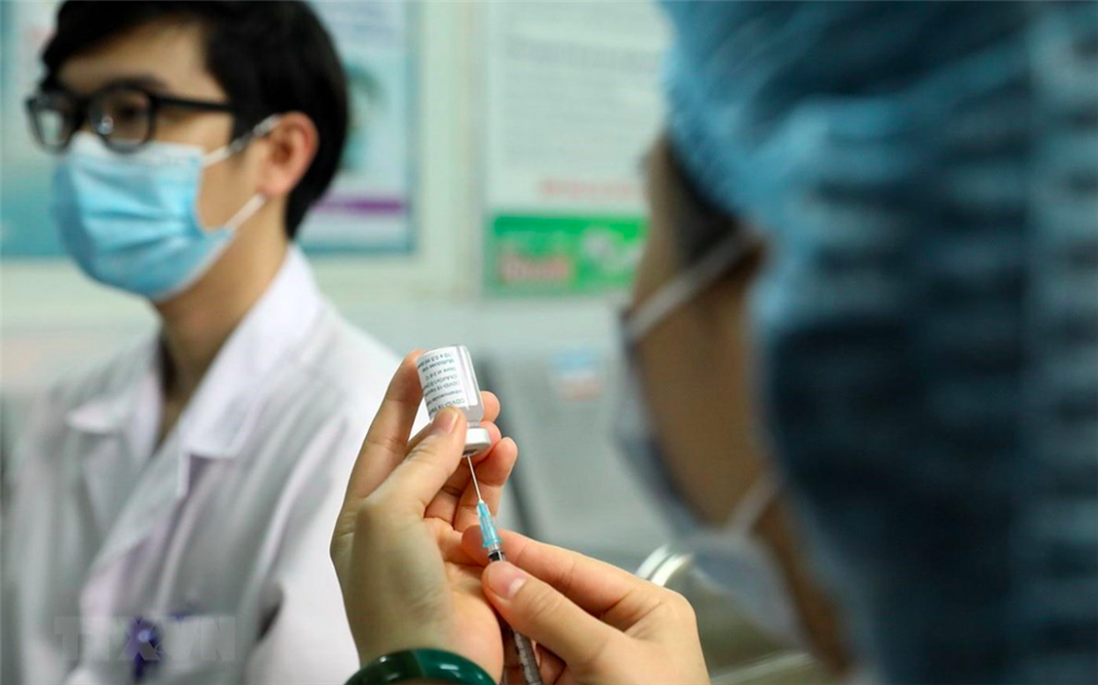 Người dân Hà Nội sẽ được tiêm 2 mũi vaccine COVID-19 cùng loại-1