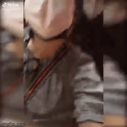 Phát hiện vợ đi cùng 2 thanh niên lạ mặt, chồng chạy theo bắt bẻ ai ngờ bị đáp trả cực đau: Loại chồng yếu sinh lý không làm được gì”-1