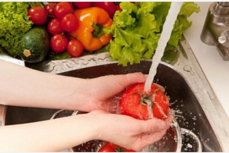 Mùa hè nắng nóng, nhu cầu sử dụng nước tăng cao, hãy học ngay 10 mẹo nhỏ đơn giản này sẽ giúp bạn tiết kiệm nước trong nhà bếp hiệu quả!-2