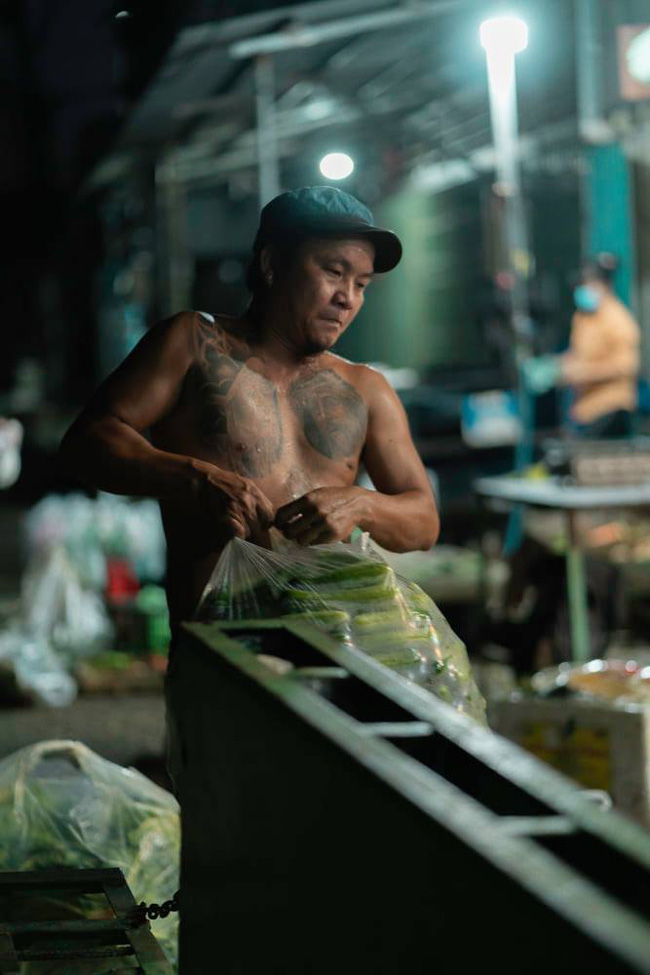 Anh Minh bán rau rơi nước mắt nói về con gái út: Nếu có một điều ước, chỉ ước con bé có thể ở với vợ chồng tôi thật lâu-9