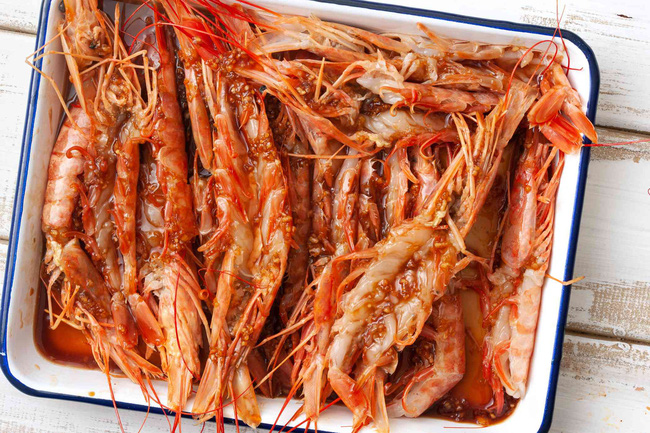 Cuối tuần đổi vị cho cả nhà với tôm nướng tỏi thơm nức mũi, ngửi thôi đã thèm!-5