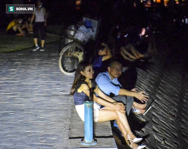 Hà Nội: Hàng trăm nam thanh nữ tú ra công viên tập thể dục, ăn nhậu, tâm sự thấy công an bỏ chạy toán loạn-4