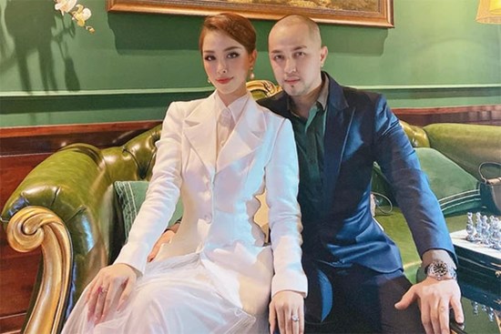 Bà xã đại gia bán kim cương chia sẻ bí quyết ở nhà nhiều giảm cân đều, mặc gì cũng thấy đẹp