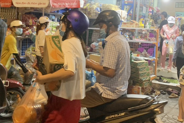 Giá thực phẩm ngoài siêu thị ở TP.HCM cao ngất ngưởng-5