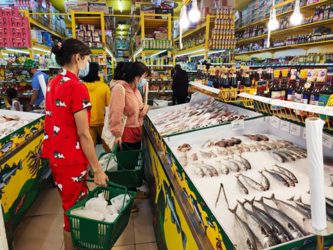 Những Thạch Sùng trục lợi mùa dịch và anh Minh Râu vừa bán vừa cho: Chỉ cần không ác là đủ tử tế rồi!-2