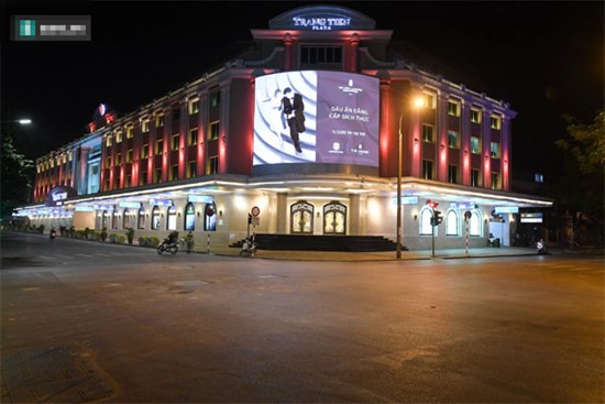 Đường phố Hà Nội vắng vẻ đến bất ngờ sau lời kêu gọi 