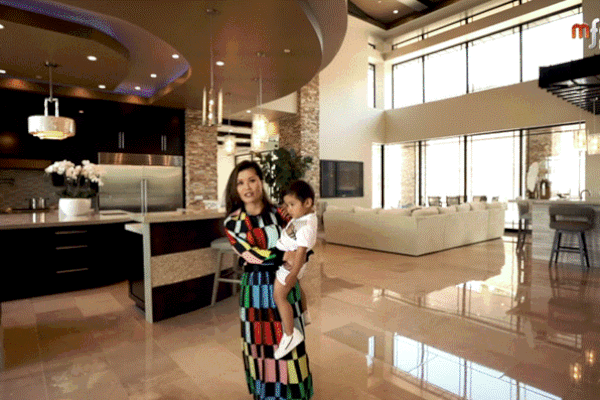 Nhật Kim Anh hóa nông dân chăm sóc vườn rau xanh mướt vào mùa dịch-21