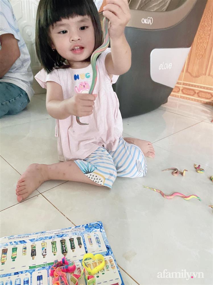 Nghỉ dịch ở nhà, bé gái cùng ông đem đất nặn ra chơi, nhìn thành phẩm mà dân mạng té xỉu-3