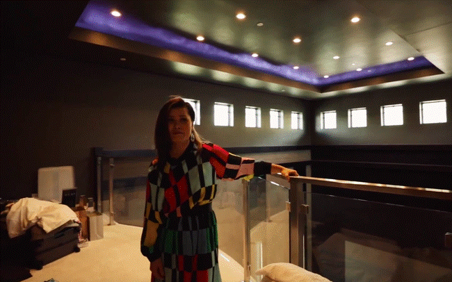 Người đàn bà cô đơn trong căn nhà trống: Biệt thự triệu đô thênh thang, hồ bơi xịn xò, gara 9 chỗ... mà thiếu 1 thứ-2