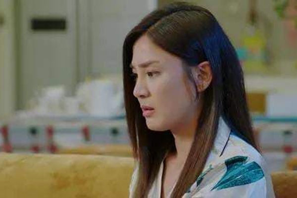 Nhìn thấy bạn gái ngồi trên xe con trai của sếp, tôi cười cay đắng nhận ra cô ấy đã tự tay đập bỏ bát cơm của bản thân-2