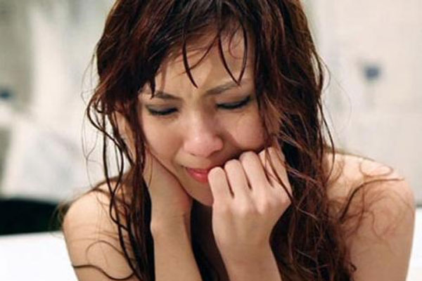 Nhìn thấy bạn gái ngồi trên xe con trai của sếp, tôi cười cay đắng nhận ra cô ấy đã tự tay đập bỏ bát cơm của bản thân-1