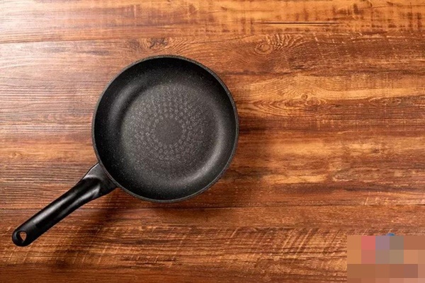 Chảo bị bong lớp chống dính, có độc hại, gây ung thư không? Hóa ra trước giờ chúng ta vẫn hiểu sai cách-1