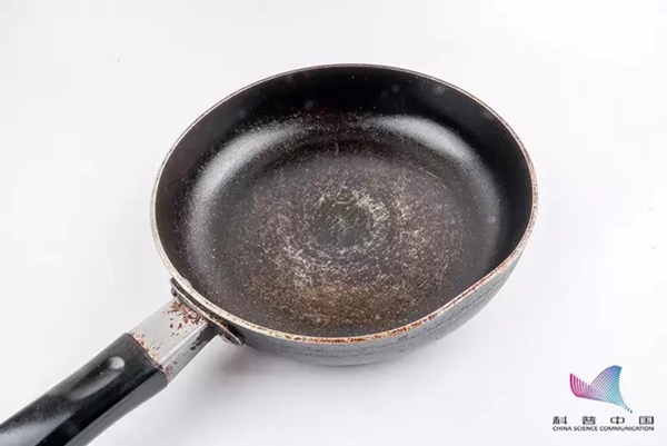 Chảo bị bong lớp chống dính, có độc hại, gây ung thư không? Hóa ra trước giờ chúng ta vẫn hiểu sai cách-3
