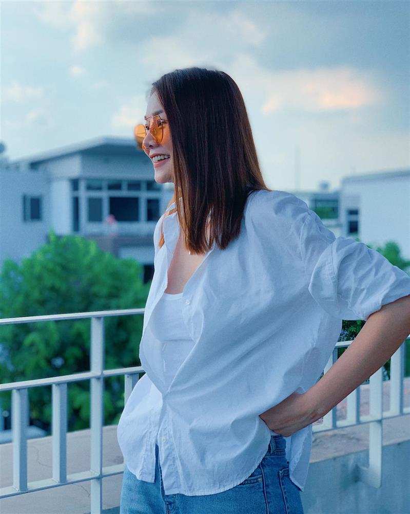 Cách chọn áo sơ mi của Thanh Hằng ở tuổi U40: Chỉ mê một kiểu trẻ trung, tẩy chay một kiểu lỗi mốt-6