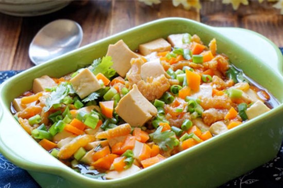 Tủ lạnh còn gì nấu đó, 7 phút có ngay món đậu hũ hấp tôm “ngon bổ rẻ”