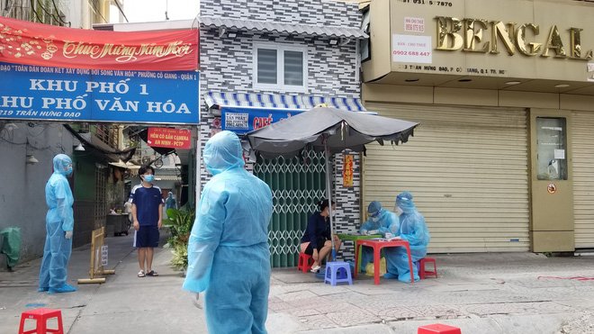 Bác sĩ Trương Hữu Khanh: Các nguyên tắc an toàn cho người sống trong vùng dịch bạn phải biết-1