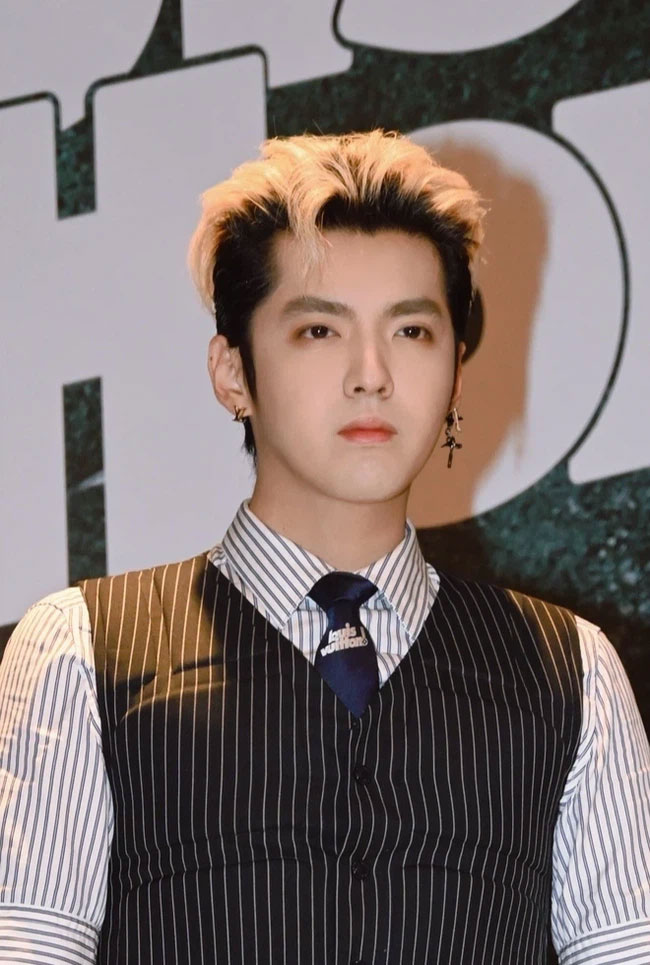 Từ scandal ầm ĩ của chàng ca sĩ và từ khóa 2 phút hơn: Bảnh bao, thơm tho nhưng đôi khi chỉ là thùng rỗng kêu to-1