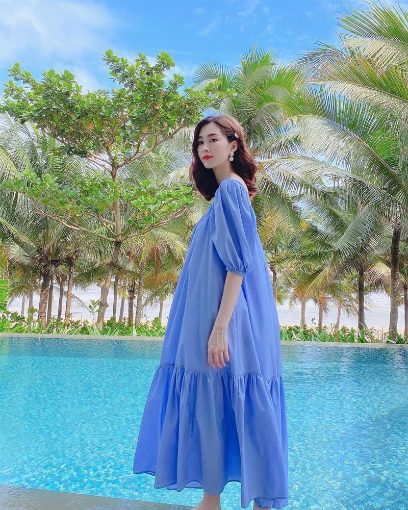 HH Thu Thảo chuyên diện 3 màu trang phục tươi tắn này, bảo sao lúc nào cũng đẹp dịu dàng và trẻ hơn tuổi-8