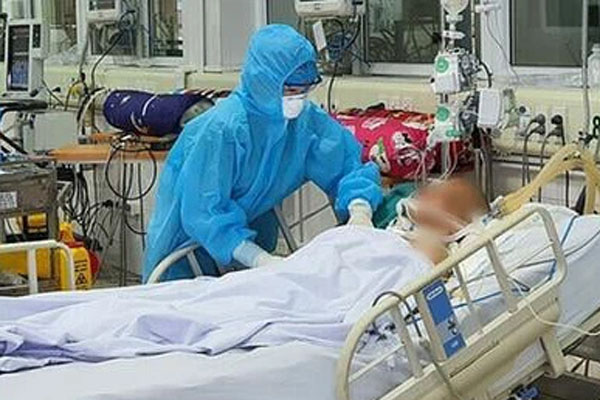 Ba ca dương tính nCoV liên quan nhà thuốc, Hà Nội xét nghiệm khẩn hàng trăm người-9