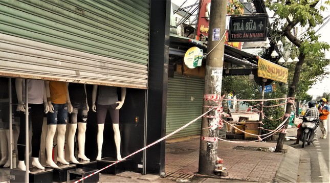 Hàng quán 7 kín, 3 hở độc lạ ở TP.HCM-3