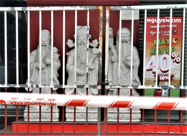 Hàng quán 7 kín, 3 hở độc lạ ở TP.HCM-7