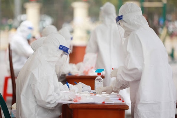 Phát hiện thêm tác dụng phụ sau khi tiêm vaccine COVID-19: Người đàn ông liệt nửa mặt sau khi tiêm vaccine Pfizer-4