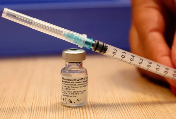 Phát hiện thêm tác dụng phụ sau khi tiêm vaccine COVID-19: Người đàn ông liệt nửa mặt sau khi tiêm vaccine Pfizer-3