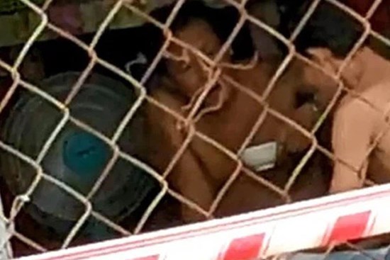 Nhà trọ bị phong tỏa, 3 công nhân tổ chức nhậu ngay trong phòng để 