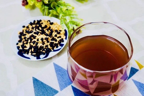 Mỗi ngày uống 2 ly nước này, sau 2 tuần: Chị em sẽ đẹp từ trên xuống dưới, khỏe từ trong ra ngoài