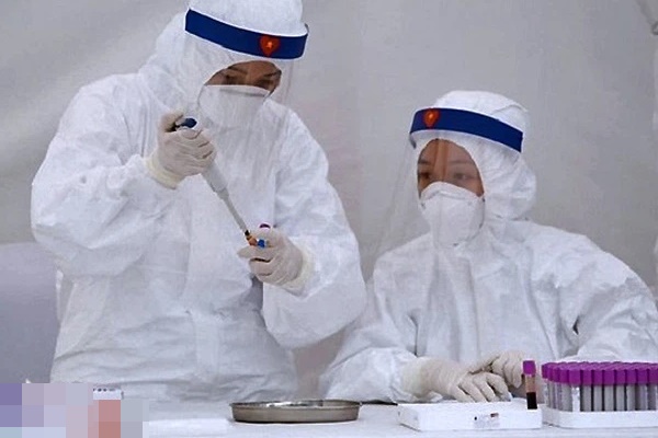 NÓNG: Hà Nội phát hiện thêm 26 ca dương tính SARS-CoV-2 ở nhiều quận, huyện-1