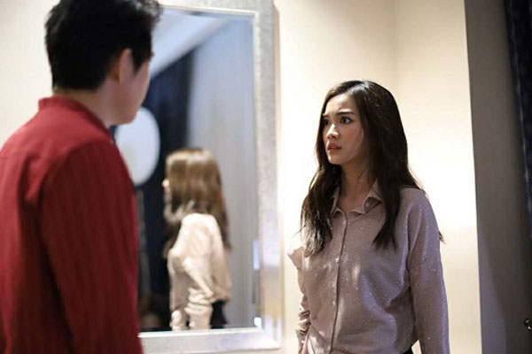 Nửa đêm, nghe có tiếng động lạ dưới bếp, tôi hốt hoảng chạy xuống và nghẹn ngào khi bố chồng đưa cho một bát cháo gà-2