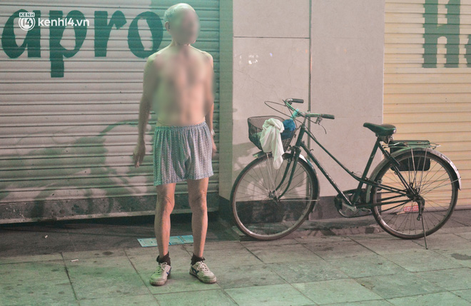 Hà Nội: Người dân né chốt, nửa đêm đến hồ Gươm tập thể dục dù công an canh gác xuyên đêm-8