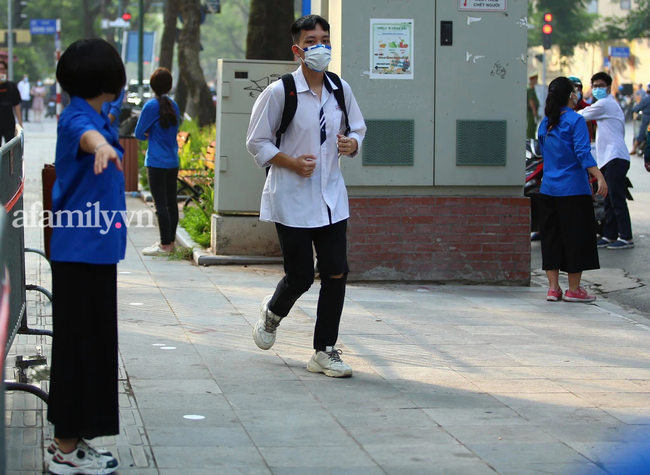 52 trường công bố ĐIỂM CHUẨN xét tuyển đại học năm 2021: Có ngành lấy đến 29,8 điểm-1