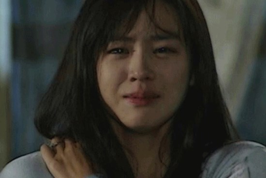 Nhìn thấy “vật thể lạ mà quen” trong thùng rác, tôi chết lặng, lập tức viết đơn ly hôn