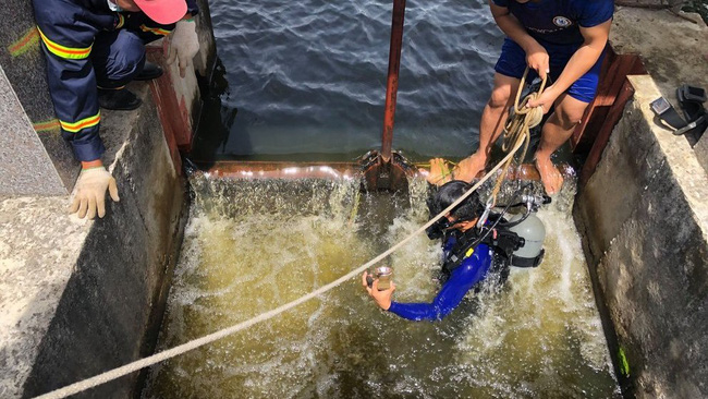 Vụ nam sinh sát hại thầy hiệu trưởng: 13 nhát dao oan nghiệt và chiếc điện thoại dưới lòng hồ-2