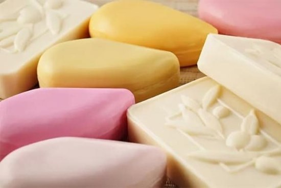 Tắm bằng xà phòng hay sữa tắm sẽ tốt hơn? 90% chúng ta đang hiểu sai