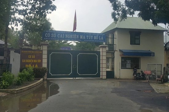 NÓNG: Test nhanh phát hiện ít nhất 90 cán bộ, học viên cơ sở cai nghiện Bố Lá dương tính nCoV
