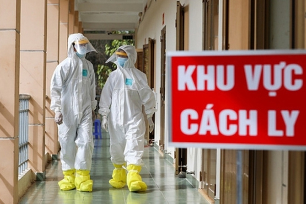 Hà Nội: Bộ tư lệnh Thủ đô dùng xe chuyên dụng, phun khử khuẩn toàn bộ thị trấn Quốc Oai-13