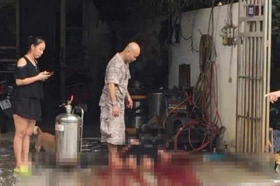 Kinh hãi khoảnh khắc nổ bình bọt khí, hất tung mọi thứ khiến 1 người tử vong tại chỗ