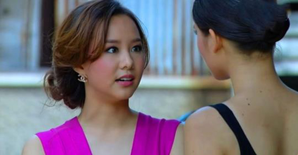 Vợ chồng anh trai đang hạnh phúc mỹ mãn, một lần tới chơi tôi lại tình cờ tìm được thứ kinh khủng trong tủ tài liệu của chị dâu-1