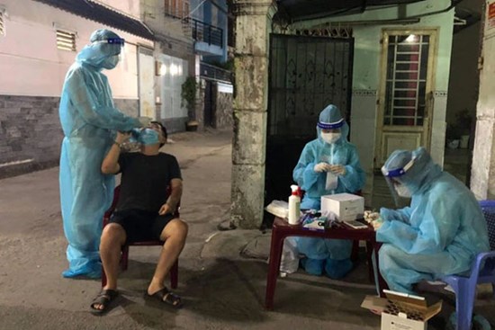 Lập bàn thờ vọng cho nữ sinh viên Hải Dương chống dịch Covid-19 ở TP.HCM chịu tang cha