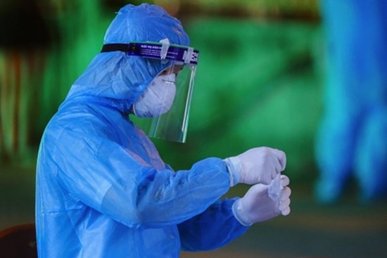 F0 có thể uống thuốc gì khi bị sốt trong thời gian điều trị tại nhà?