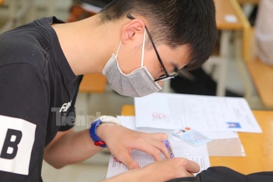 Nhiều trường cho thí sinh xác nhận nhập học trực tuyến để phòng dịch COVID-19
