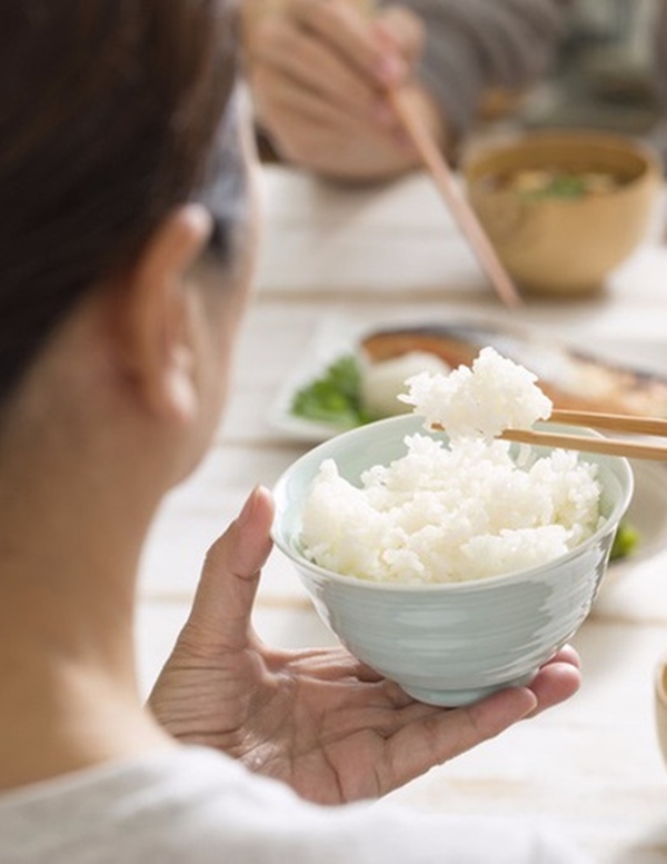 Đây là sai lầm nguy hiểm khi ăn cơm của nhiều người Việt, nếu không sớm thay đổi thì bạn sẽ rước đủ thứ bệnh-4