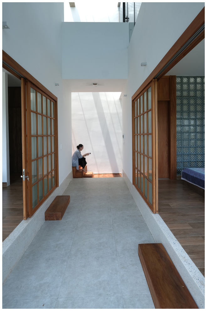 Ở đây có căn biệt thự nhiệt đới ngập cây xanh, bước vào bên trong càng wow hơn nữa vì không gian chill hệt như resort-15