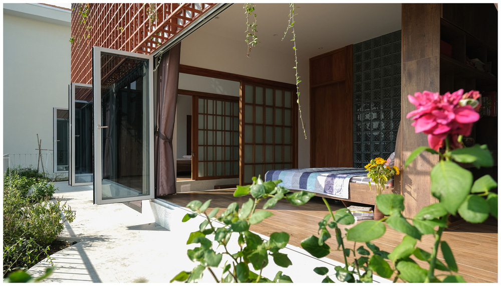 Ở đây có căn biệt thự nhiệt đới ngập cây xanh, bước vào bên trong càng wow hơn nữa vì không gian chill hệt như resort-18