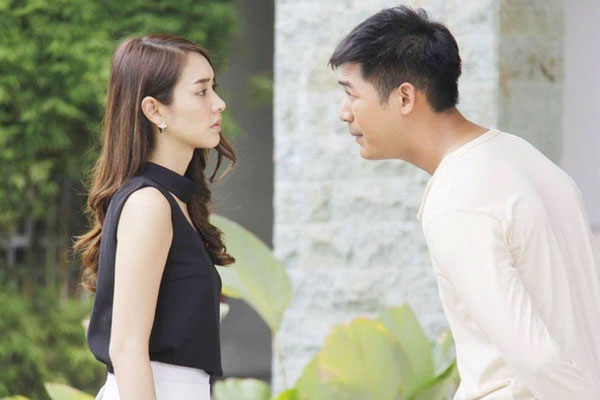 Đêm tân hôn đang cao hứng thì vợ ôm bụng nhăn nhó, chồng vội đưa tới bệnh viện rồi lặng người với lời mắng của bác sĩ-2