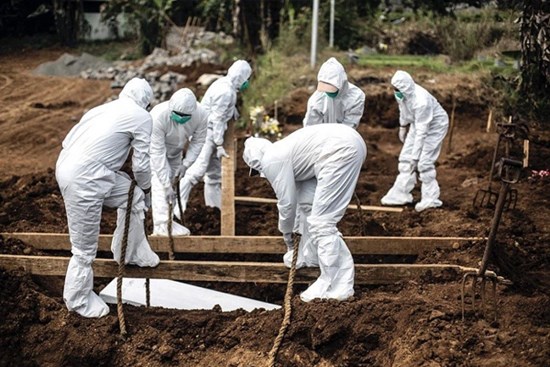 Toàn cảnh cơn khủng hoảng đang xảy ra ở Indonesia - tâm dịch mới của cả châu Á: Một 