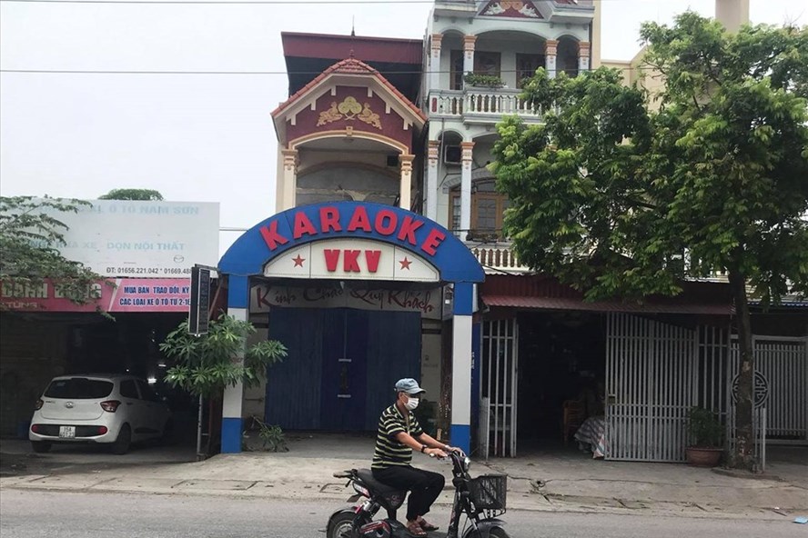 Bắt quả tang 1 thư ký toà án chơi ma túy trong quán karaoke giữa mùa dịch-1